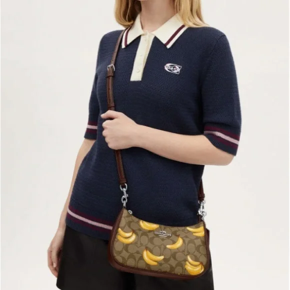 NWT COACH TERI SHOULDER BAG IN SIGNATURE CANVAS WITH BANANA PRINT (CR289) - Picture 11 of 12